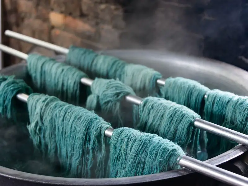 dyeing fabric