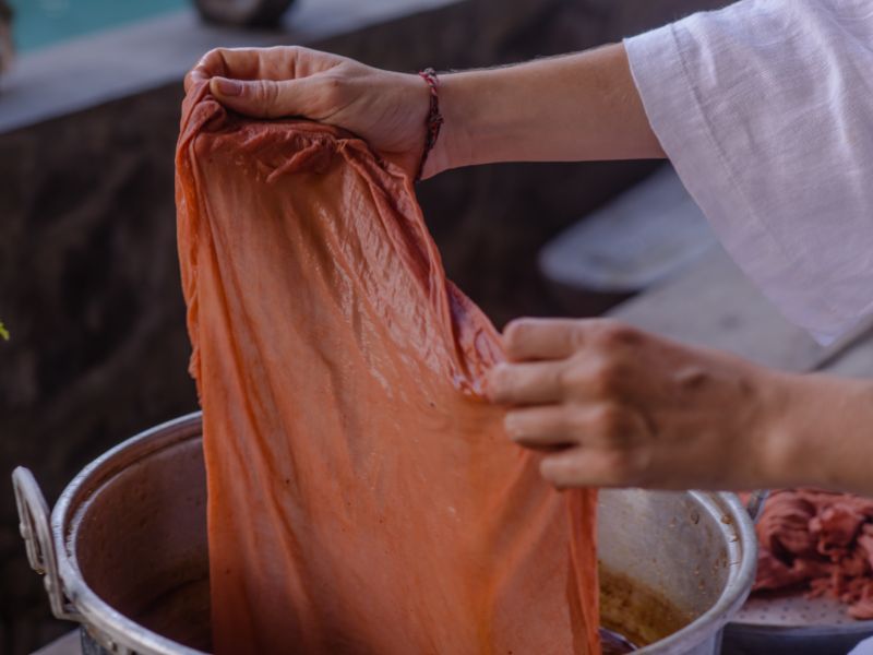 Does Silk Dye Well? The Secret to Dyeing Silk the Perfect Color