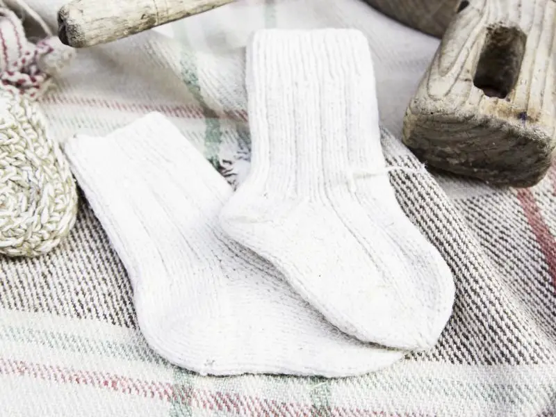 Do Wool Socks Make Your Feet Stink? (Antibacterial and Odor- Resistant) 6 BatikIndonesia.com Kayla 3
